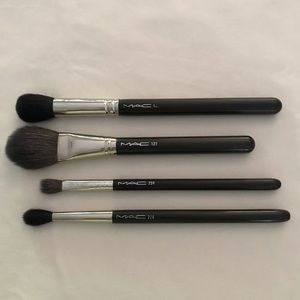 MAC Cosmetics Brush Set